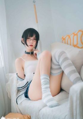 亚洲色资源站在线_超清版蓝光版中文字幕包