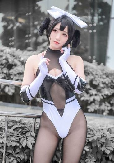 少妇乳峰高耸丰满饱满白皙_720HD高清在线观看
